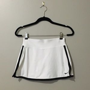 Nike skirt with shorts underneath size extra small
